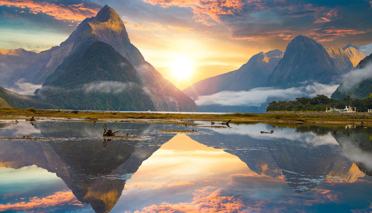 new zealand,bay of islands,napier in hawke’s bay,coromandel peninsula,queenstown,fiordland national park,kaikoura,milford sound,whakarewarewa geothermal valley,waitomo glowworm caves,piha,places to visit in new zealand,attractions in new zealand,new zealand tourism