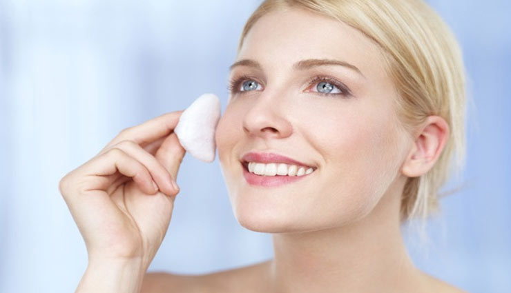 organic rose water,gulab jal,skin,rose water skin,beauty product,rose water chemical,skin toner,make up remover,dark circle,beauty article in hindi