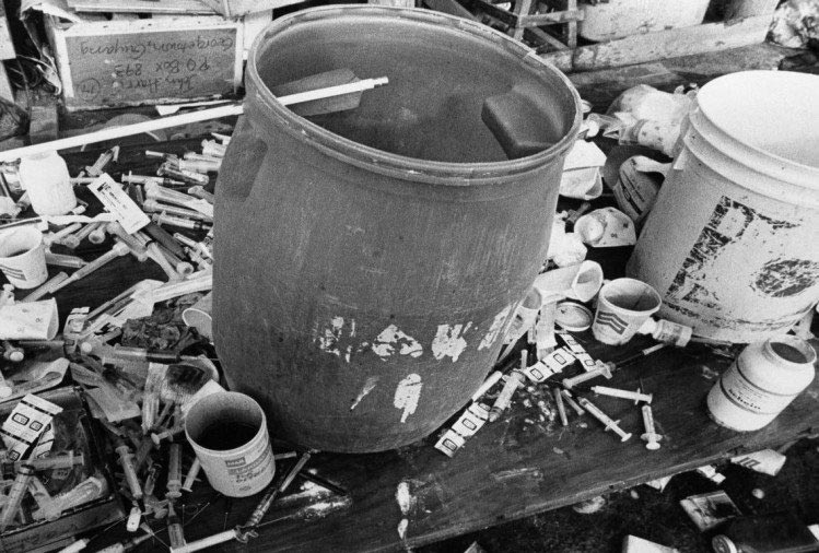 mass suicide,weird story