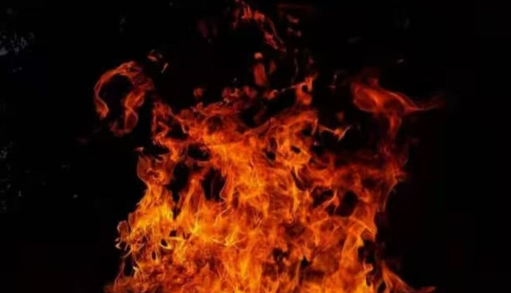 कश्मीर (POK) के एक जंगल में लगी आग, भारतीय सीमा तक फैली