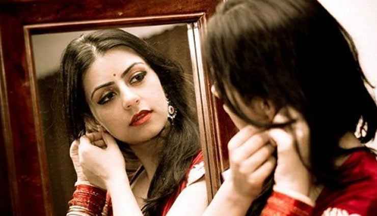 एक आइना बदल सकता है आपकी किस्मत, जाने कैसें