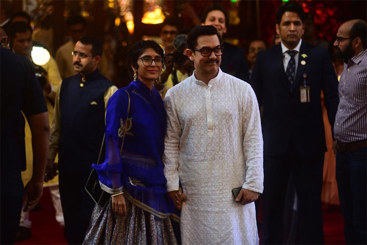isha ambani-anand piramal wedding,isha ambani,marriage photos,anand piramal,mukesh ambani,sachin tendulkar,harbhajan singh,ranveer singh,deepika padukone,priyanka chopra,nick jonas
