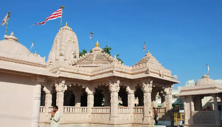 mandvi temples,mandvi gujarat spiritual tourism,temples in mandvi kutch,jain temples mandvi,hindu temples mandvi,religious places in mandvi,mandvi heritage tourism,mandvi culture and spirituality,things to do in mandvi gujarat,mandvi travel guide,mandvi historical temples,spiritual tourism gujarat