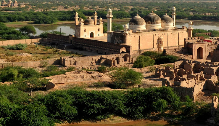 beautiful mosque,mosque in pakistan