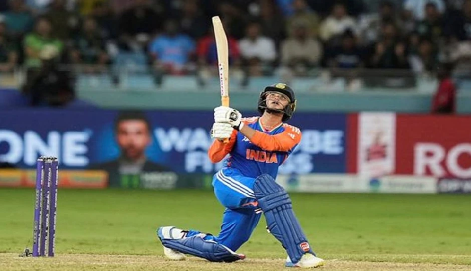 IND vs SL: अभिषेक शर्मा ने रचा इतिहास, एक एशिया कप में बनाए 300+ रन, तोड़े बाबर, फिंच और जयवर्धने जैसे दिग्गजों के रिकॉर्ड