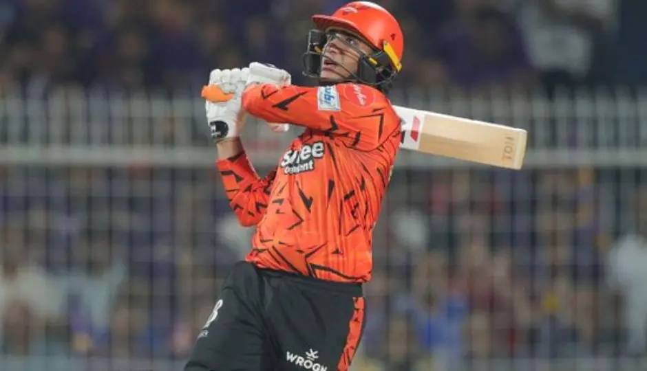 अभिषेक शर्मा का जबरदस्त प्रदर्शन, लगाया छक्कों का शतक, SRH के लिए इतिहास रचने वाले बने दूसरे बल्लेबाज