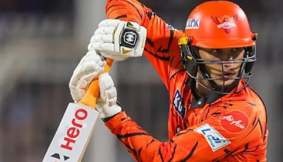 IPL 2026: अभिषेक शर्मा का 100 छक्कों वाला रिकॉर्ड, अब सिर्फ इस प्लेयर से पीछे