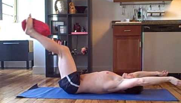 curb your hunger,exercise to curb your hunger,hunger,Health,exercises,bridge pose,spinal twist,tree pose,cobra pose,abs exercise with a blanket,Health,Health tips