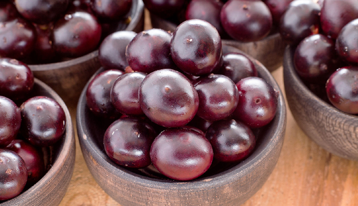 facials,facials for old age,skin tightining tips,nonsurgical facials,facials for aging glow,oxygen facials,for ultrasensitive skin,facials for sensitive skin,sandalwood facial,acai berry facial,platinum facials,vitamin c facial,icecube facials,gold facials,beauty,beauty tips