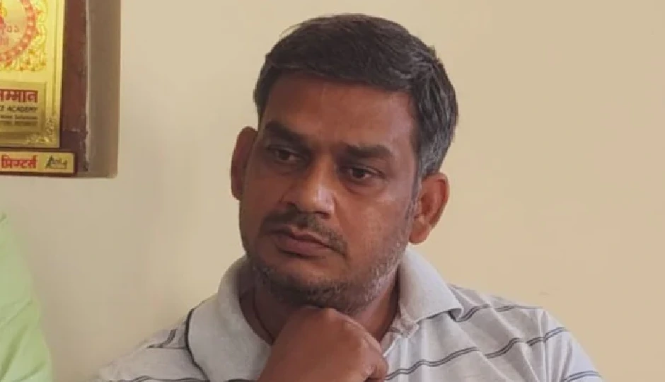 सरकारी दफ्तर में रिश्वतखोरी का पर्दाफाश, ACB ने अधिकारी को 90 हजार रुपये लेते रंगे हाथों पकड़ा