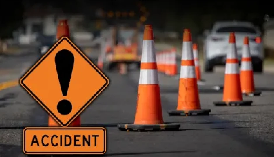 महाराष्ट्र में बड़ा सड़क हादसा: धुले-सोलापुर हाईवे पर ट्रक की टक्कर से छह युवकों की मौत