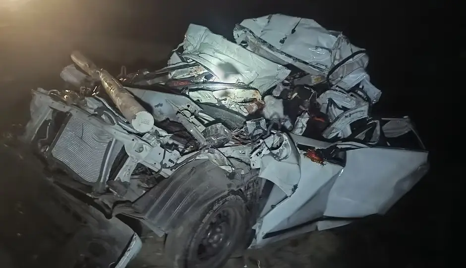 कार-ट्रक की भीषण भिड़ंत में उजड़ गया पूरा परिवार, हजारीबाग में 3 मासूम समेत 6 की दर्दनाक मौत