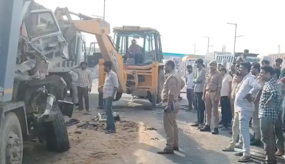 कानपुर में भीषण सड़क हादसा: खड़े डंपर से टकराया तेज रफ्तार मौरंग लदा डंपर, दो सगे भाइयों की दर्दनाक मौत