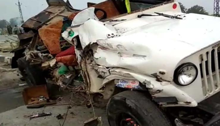 जोधपुर : कोहरे ने ली 1 व्यक्ति और 10 भेड़ों की जान, हाइवे पर ट्रक से भिडंत में उड़े पिकअप के परखच्चे 