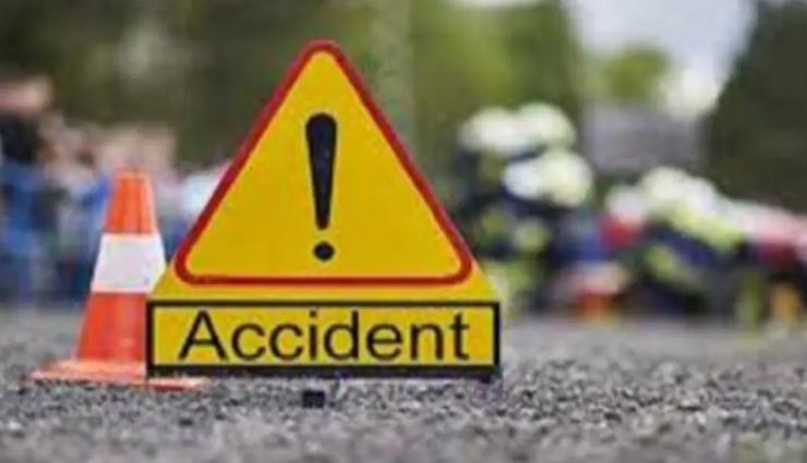 बीकानेर : धुंध के चलते रोडवेज की बस से भिड़ी कार, पांच लोग हुए घायल 