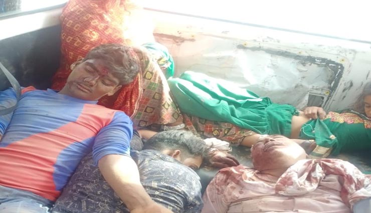 बीकानेर : टायर फटने से पलटी पिकअप, मातम में बदली खुशियां, एक युवक की मौत, चार की हालत गंभीर