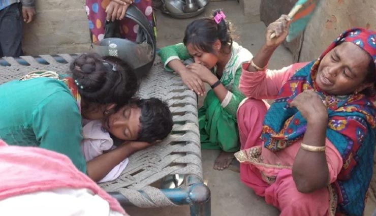 उत्तरप्रदेश : परिवार पर टूटा कहर, गड्ढे में डूबने से गई तीन मासूम बच्चों की जान