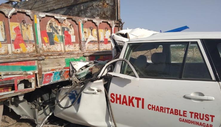 नागौर : एंबुलेंस के साथ हुआ दर्दनाक हादसा, खड़े ट्रॉले में घुसने से गई 2 की जान, 1 घायल 