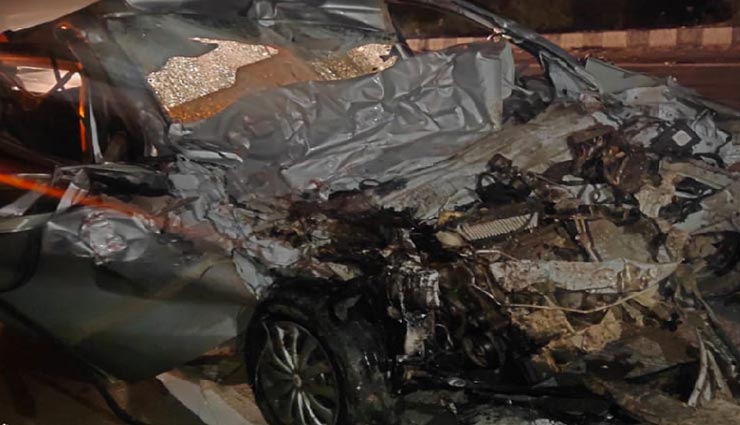 भरतपुर : दर्दनाक हादसे के दौरान गई कार में बैठे दो दोस्तों की जान, ट्रक ने सामने से मारी टक्कर