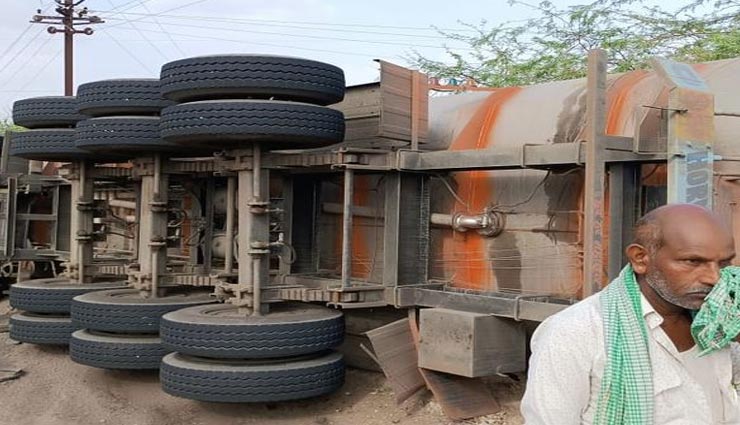 जोधपुर : 22 चक्कों के तेल से भरे पलते टेंकर को उठाने के लिए बुलानी पड़ी चार हाइड्रो क्रेन