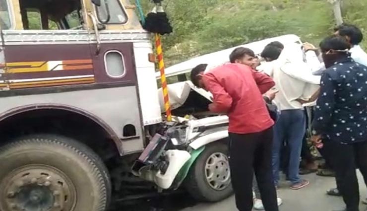 सीकर : तेज रफ्तार ट्रक ने बोलेरो को मारी टक्कर, एक वकील की मौत, दूसरा घायल