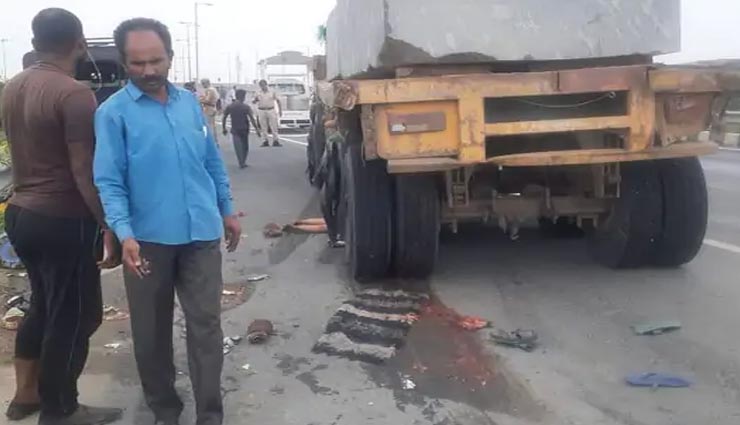 पाली : बेकाबू ट्रोले की चपेट में आए सड़क किनारे बैठकर खाना खा रहे मजदूर, 2 की मौत