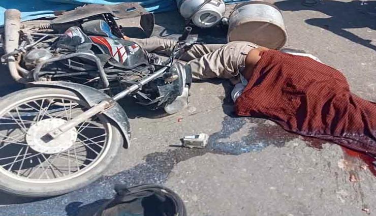 जोधपुर : ओवरटेक करने के प्रयास में बिगड़ा बाइक का संतुलन, ऊपर से निकल गई क्रेन, मौके पर हुई मौत