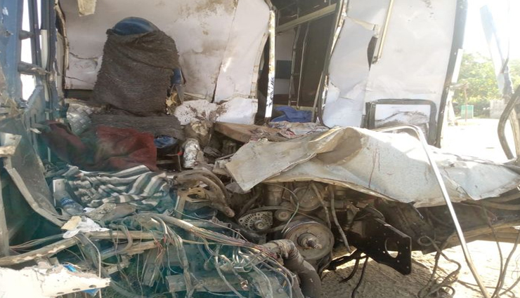 अजमेर : ट्रेलर से भिड़ी 24 सवारियों से भरी निजी ट्रेवल्स बस, ड्राइवर व कंडक्टर की मौत, 22 यात्री घायल