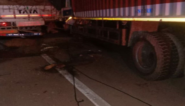 बूंदी : खड़े ट्रक में जा घुसा तेज रफ्तार ट्रक, तिरपाल का रस्सा कस रहे ड्राईवर की हुई मौत 