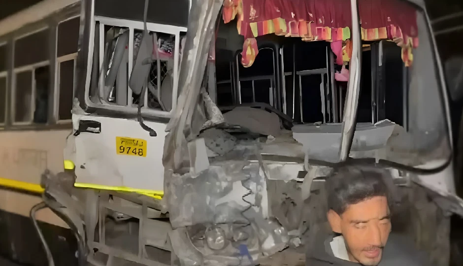 पंजाब के फाजिल्का में बस-ट्रक की भीषण टक्कर, 2 की मौत,  15 घायल
