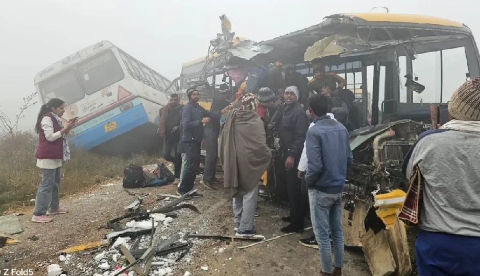 रोहतक में कोहरे से 40 वाहन टकराए, कैथल और हिसार में भी भिड़ीं गाड़ियां