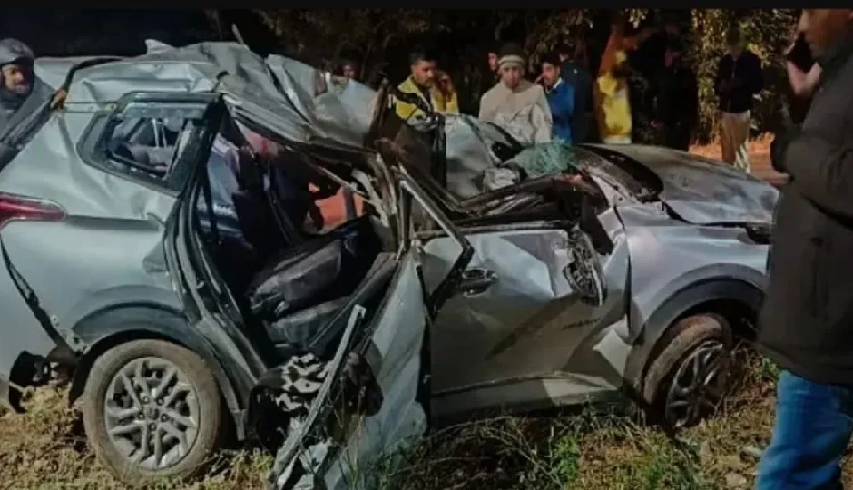 ओडिशा में सड़क हादसा, तेज रफ्तार कार पेड़ से टकराई; 3 की मौत, 4 की हालत गंभीर