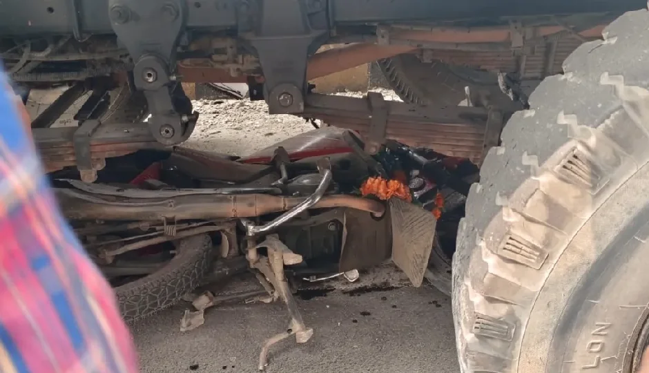 रॉन्ग साइड से आ रहे ट्रक का कहर, तीन बाइकों को कुचला, 5 की मौत; हाईवे पर बिखरे शव, लंबा जाम