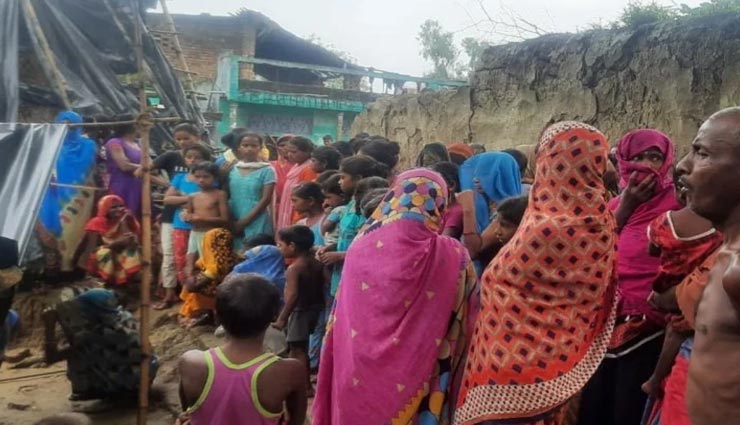 उत्तरप्रदेश : छत गिरने से दर्दनाक हादसे में हुई महिला और उसके दो साल के मासूम की मौत
