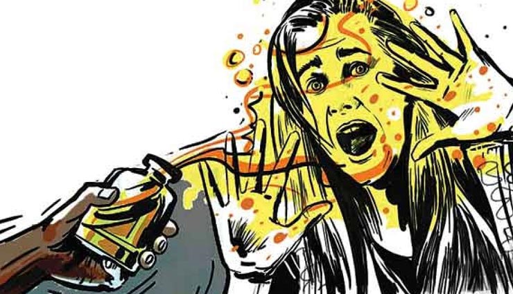 लखनऊ : दूसरी शादी करने की चाह में पति ने पत्नी पर फेंका तेजाब, कराया गया अस्पताल में भर्ती