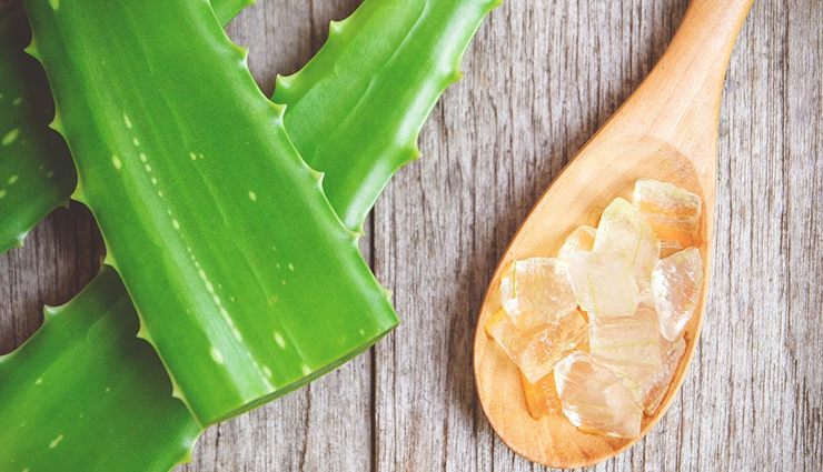 aloe vera,neem leaves and multani mitti,garlic,toothpaste,honey,home remedies for acne,acne treatment,skin care tips,beauty tips