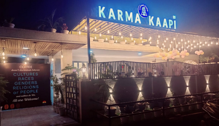 activated charcoal latte,latte recipe,charcoal recipe,drinks recipe,hot drinks,healthy drink,recipe