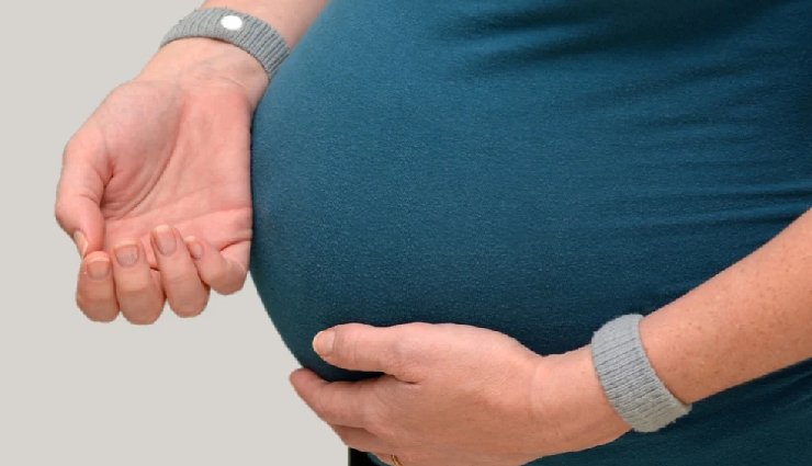 morning sickness remedies,home remedies for morning sickness,pregnancy nausea relief,natural remedies for morning sickness,treating morning sickness,ginger for morning sickness,lemon for nausea,peppermint for nausea relief,vitamin b6 and morning sickness,small frequent meals for nausea,hydration tips for morning sickness,chamomile tea for morning sickness,acupressure for nausea,avoid strong smells during pregnancy,mint or cardamom for nausea