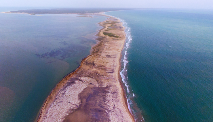 6 must-see places in rameswaram,rameswaram tourist attractions,sri ramanathaswamy temple,ram setu,jatayu theertham,agni theertham,five-faced hanuman temple,kothandaramaswamy temple,top rameswaram destinations,rameswaram travel guide,places to visit in rameswaram,rameswaram pilgrimage sites,tamil nadu tourism,ramayana sites in rameswaram,sacred places rameswaram