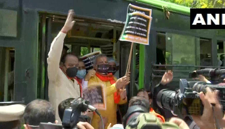 केजरीवाल सरकार के खिलाफ विरोध प्रदर्शन कर रहे थे दिल्ली BJP अध्यक्ष आदेश गुप्ता, पुलिस ने किया गिरफ्तार