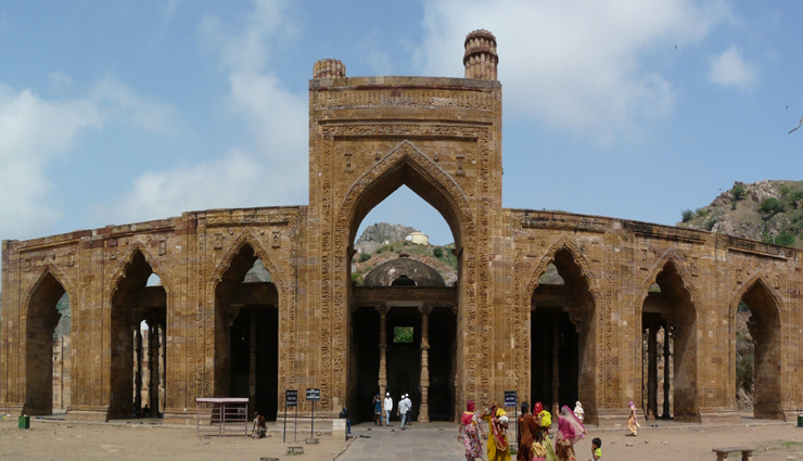 india,mosques in india,popular mosques,holidays,travel,tourism