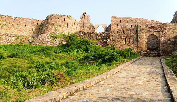 historical forts in delhi,must-visit forts in delhi,delhi iconic forts,exploring delhi ancient forts,tourist attractions in delhi forts,historical landmarks in delhi,discovering the forts of delhi,delhi architectural wonders forts,top forts to explore in delhi,cultural heritage of delhi forts,delhi hidden gems forts,forts with panoramic views in delhi