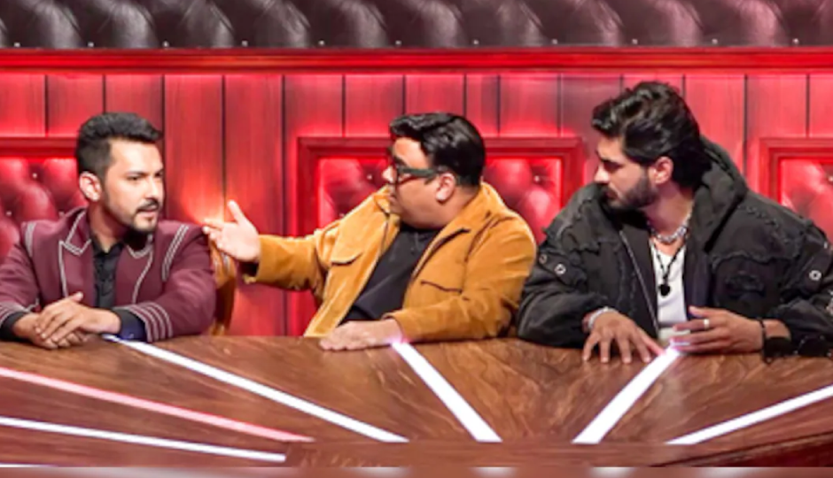 2 News : ‘राइज एंड फॉल’ शो में उलझे कीकू और आदित्य, देखें वीडियो, इस फिल्म से अल्लू का फर्स्ट लुक हुआ लीक