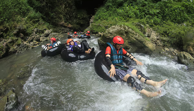 adventure sports in kochi,things to do in kochi,kochi adventure activities,water sports in kochi,paragliding in kochi,kayaking in kochi,scuba diving kochi,kochi tourism,outdoor activities in kochi,thrill-seeking in kochi,adventure travel kochi,best adventure sports kochi,kochi attractions,fun activities in kochi,kochi travel guide