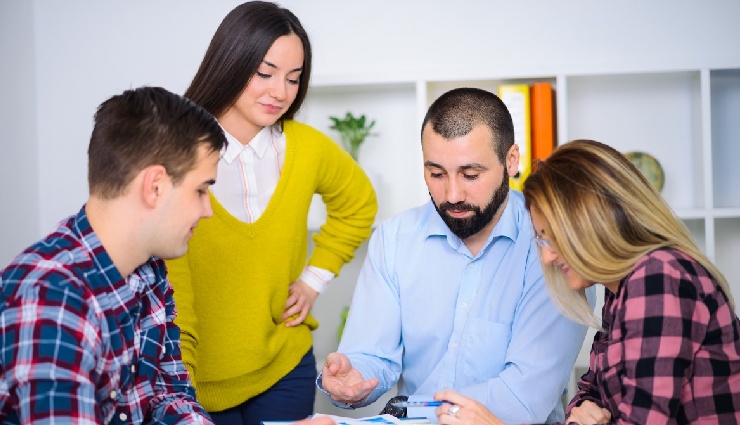 power struggles in relationships,resolving power struggles,relationship power dynamics,relationship issues,signs of power struggle in relationships,relationship tension,relationship independence,managing relationship conflicts,communication in relationships,strengthening relationships,how to fix a relationship