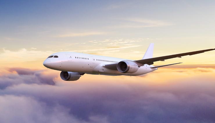 जयपुर : बेंगलुरु एयरपोर्ट पर लिया सैंपल और जयपुर में महला निकली संक्रमित, विमान में थे 135 यात्री