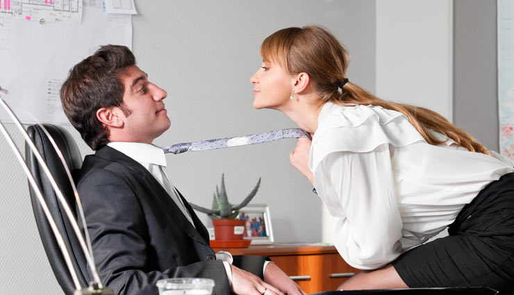 office affair,affair in office,affair in office leads to big problems,relationship tips,affair,relationship,mates and me ,रिलेशनशिप, ऑफिस में अफेयर करना पड़ सकता है भरी, ऑफिस में अफेयर