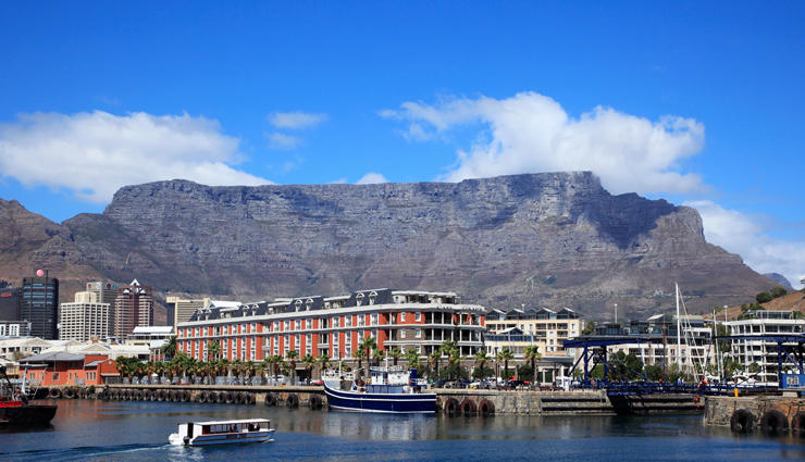 natural wonders in africa,africa,namib desert,namibia,the victoria falls,table mountain,cape town,south africa,avenue of the baobabs,menabe,madagascar,serengeti national park,tanzania,mount kilimanjaro,tanzania