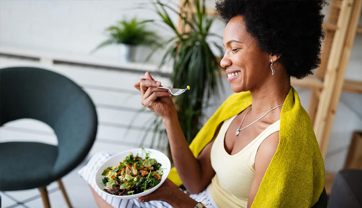 40 की उम्र के बाद महिलाओं को पड़ती हैं अपनी डाइट में बदलाव की जरूरत, ब्रेकफास्ट में शामिल करे ये 7 चीजें