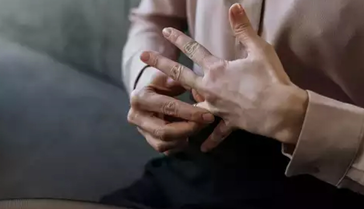 moving on after divorce,coping with divorce,tips for moving on after divorce,emotional healing after divorce,starting over after divorce,divorce recovery,building a new life after divorce